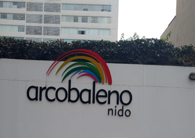 Nido Arcobaleno Letrero