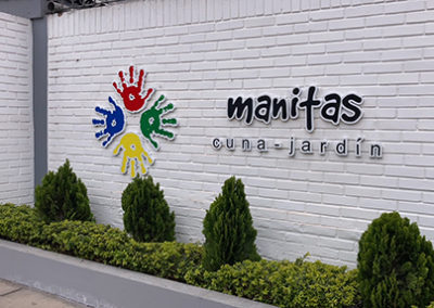 Letrero Logo Nido Manitas